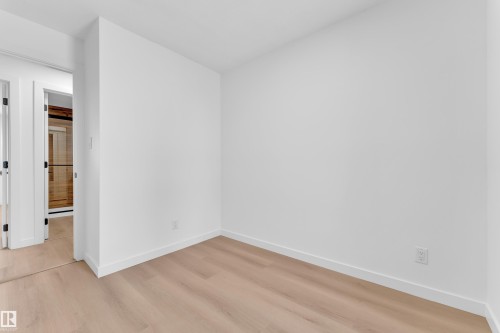 1755 37 Street, Edmonton, AB - Indoor Photo Showing Other Room
