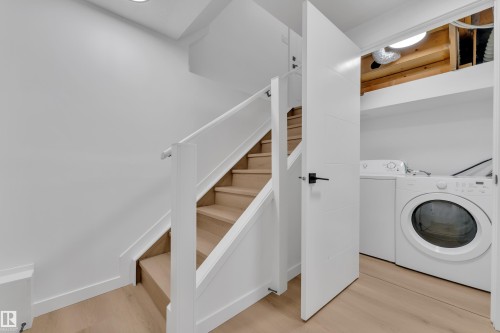 1755 37 Street, Edmonton, AB - Indoor Photo Showing Laundry Room