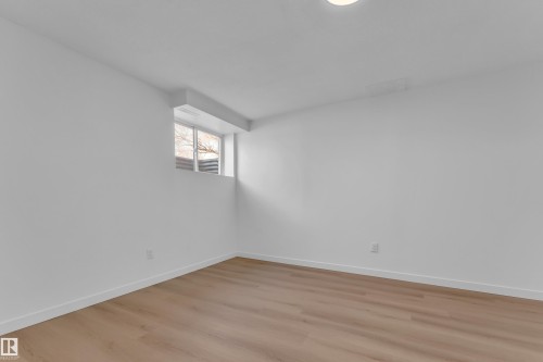 1755 37 Street, Edmonton, AB - Indoor Photo Showing Other Room