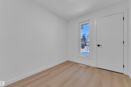 1755 37 Street, Edmonton, AB - Indoor Photo Showing Other Room