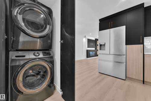 1755 37 Street, Edmonton, AB - Indoor Photo Showing Laundry Room