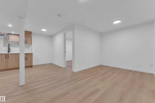 1755 37 Street, Edmonton, AB - Indoor Photo Showing Other Room