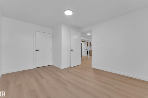 1755 37 Street, Edmonton, AB - Indoor Photo Showing Other Room