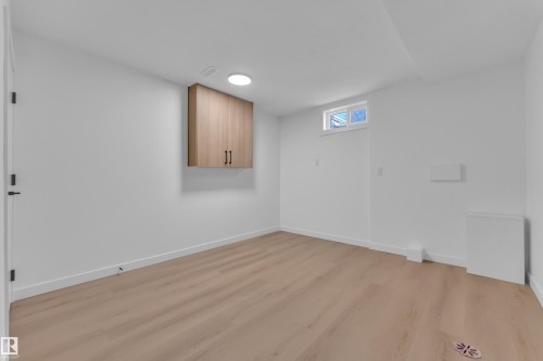 1755 37 Street, Edmonton, AB - Indoor Photo Showing Other Room