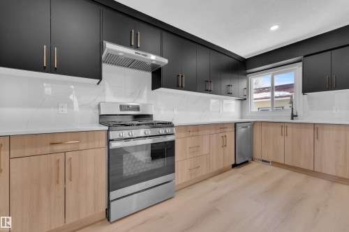 1755 37 Street, Edmonton, AB - Indoor Photo Showing Kitchen
