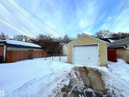 9015 91 Street, Edmonton, AB - Outdoor