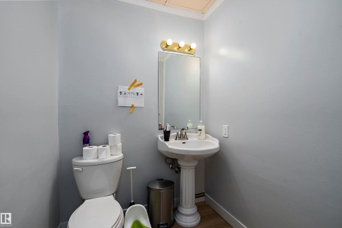 7 13460 Fort Rd, Edmonton, AB - Indoor Photo Showing Bathroom