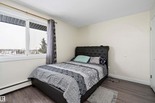 7 13460 Fort Rd, Edmonton, AB - Indoor Photo Showing Bedroom