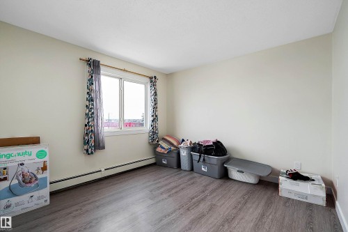 7 13460 Fort Rd, Edmonton, AB - Indoor Photo Showing Bedroom