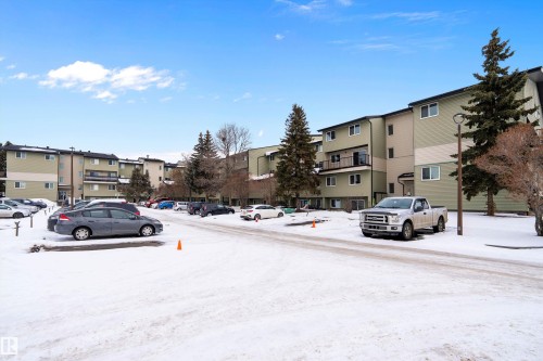 7 13460 Fort Rd, Edmonton, AB - Outdoor