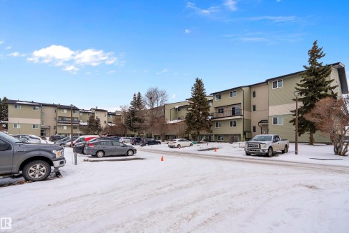 7 13460 Fort Rd, Edmonton, AB - Outdoor