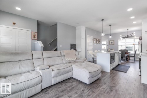 609 Black Stone Boulevard, Leduc, AB - Indoor Photo Showing Living Room
