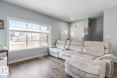 609 Black Stone Boulevard, Leduc, AB - Indoor Photo Showing Living Room