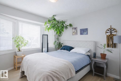11611 145 Avenue, Edmonton, AB - Indoor Photo Showing Bedroom