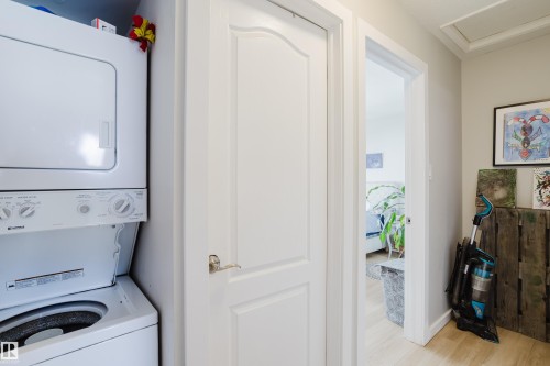 11611 145 Avenue, Edmonton, AB - Indoor Photo Showing Laundry Room