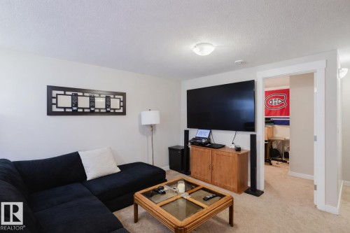 11611 145 Avenue, Edmonton, AB - Indoor Photo Showing Living Room