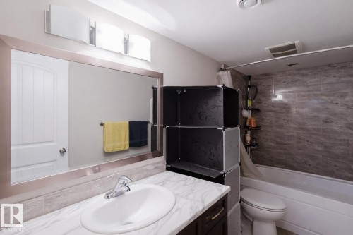 11611 145 Avenue, Edmonton, AB - Indoor Photo Showing Bathroom