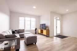 5016 KINNEY Link  Edmonton, AB T6W 5G4