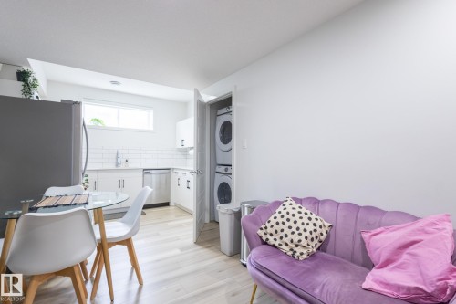 5016 Kinney Link, Edmonton, AB - Indoor