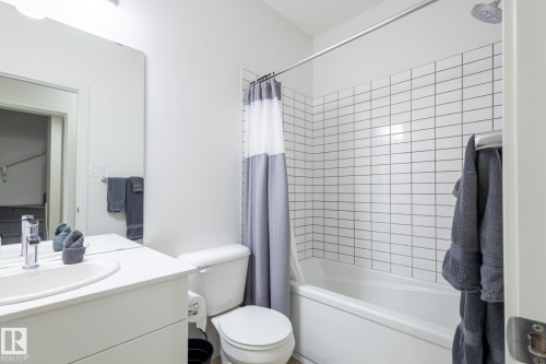 5016 Kinney Link, Edmonton, AB - Indoor Photo Showing Bathroom