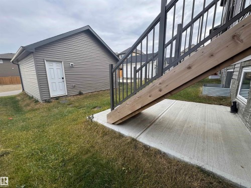 5016 Kinney Link, Edmonton, AB - Outdoor With Exterior