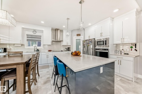 17920 59 Street, Edmonton, AB - Indoor Photo Showing Kitchen With Upgraded Kitchen