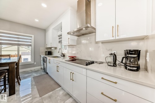17920 59 Street, Edmonton, AB - Indoor Photo Showing Kitchen