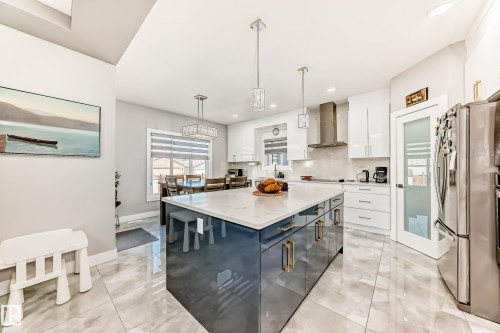 17920 59 Street, Edmonton, AB - Indoor Photo Showing Kitchen With Upgraded Kitchen