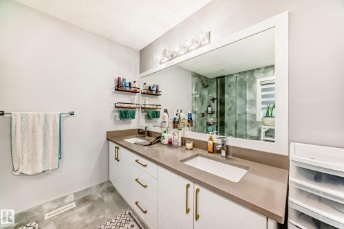 17920 59 Street, Edmonton, AB - Indoor Photo Showing Bathroom