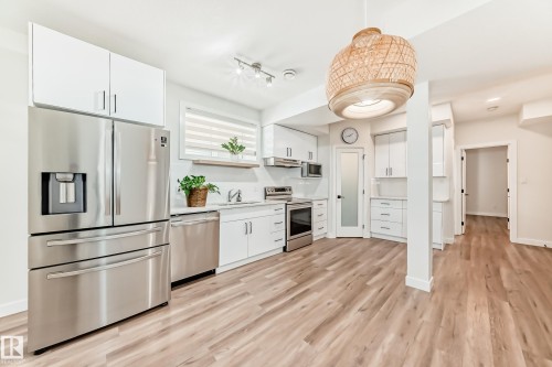 17920 59 Street, Edmonton, AB - Indoor Photo Showing Kitchen