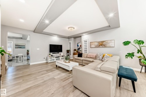 17920 59 Street, Edmonton, AB - Indoor Photo Showing Living Room
