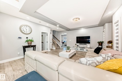 17920 59 Street, Edmonton, AB - Indoor Photo Showing Living Room