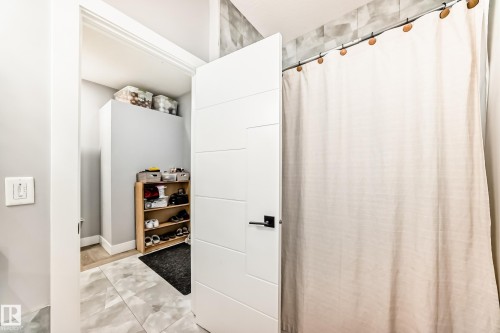 17920 59 Street, Edmonton, AB - Indoor