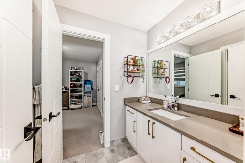 17920 59 Street, Edmonton, AB - Indoor Photo Showing Bathroom