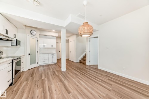 17920 59 Street, Edmonton, AB - Indoor Photo Showing Kitchen