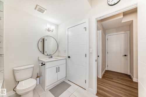 17920 59 Street, Edmonton, AB - Indoor Photo Showing Bathroom