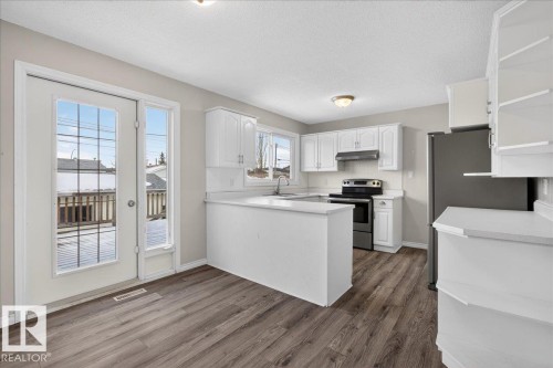 8 Erie Street S, Devon, AB - Indoor Photo Showing Kitchen