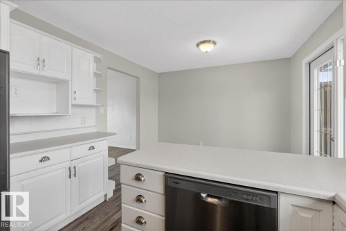 8 Erie Street S, Devon, AB - Indoor Photo Showing Kitchen