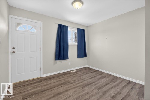8 Erie Street S, Devon, AB - Indoor Photo Showing Other Room