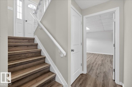 8 Erie Street S, Devon, AB - Indoor Photo Showing Other Room