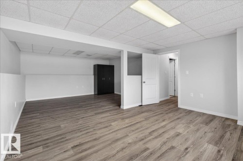 8 Erie Street S, Devon, AB - Indoor Photo Showing Other Room