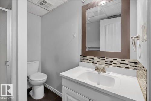 8 Erie Street S, Devon, AB - Indoor Photo Showing Bathroom