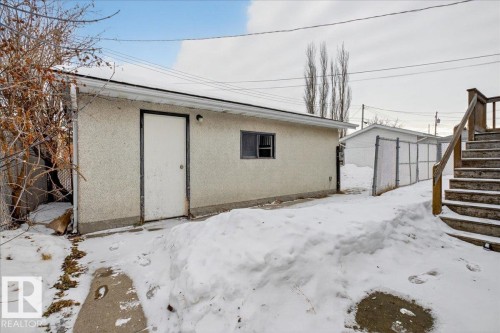 8 Erie Street S, Devon, AB - Outdoor