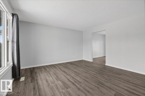 8 Erie Street S, Devon, AB - Indoor Photo Showing Other Room