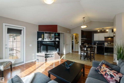 7 150 Edwards Drive, Edmonton, AB - Indoor Photo Showing Living Room