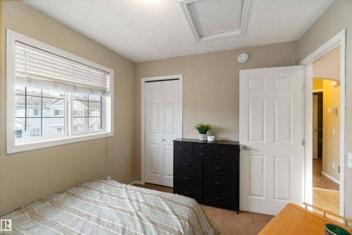 7 150 Edwards Drive, Edmonton, AB - Indoor Photo Showing Bedroom