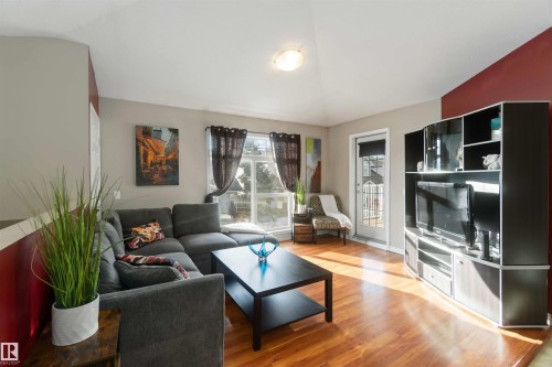 7 150 Edwards Drive, Edmonton, AB - Indoor Photo Showing Living Room