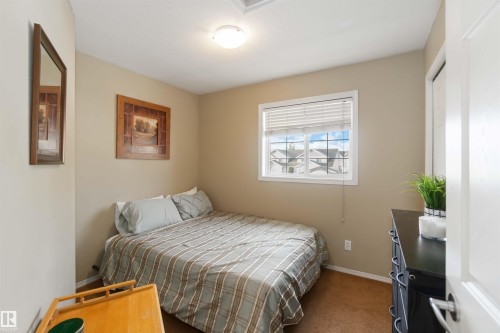 7 150 Edwards Drive, Edmonton, AB - Indoor Photo Showing Bedroom