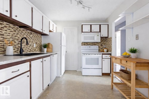 53 2703 79 Street, Edmonton, AB - Indoor Photo Showing Kitchen
