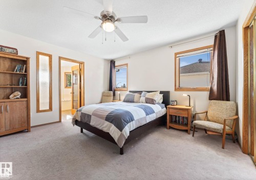 6018 156 Avenue, Edmonton, AB - Indoor Photo Showing Bedroom